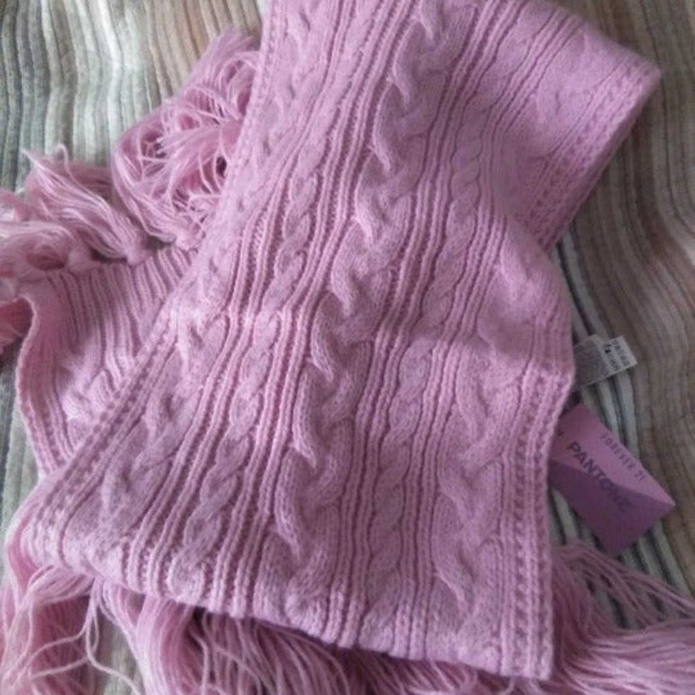 Brand New FOREVER21 Cable Knit Scarf VERY Nice Nwt PINK